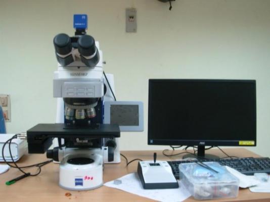 Optical Microscope with Image Analyzer